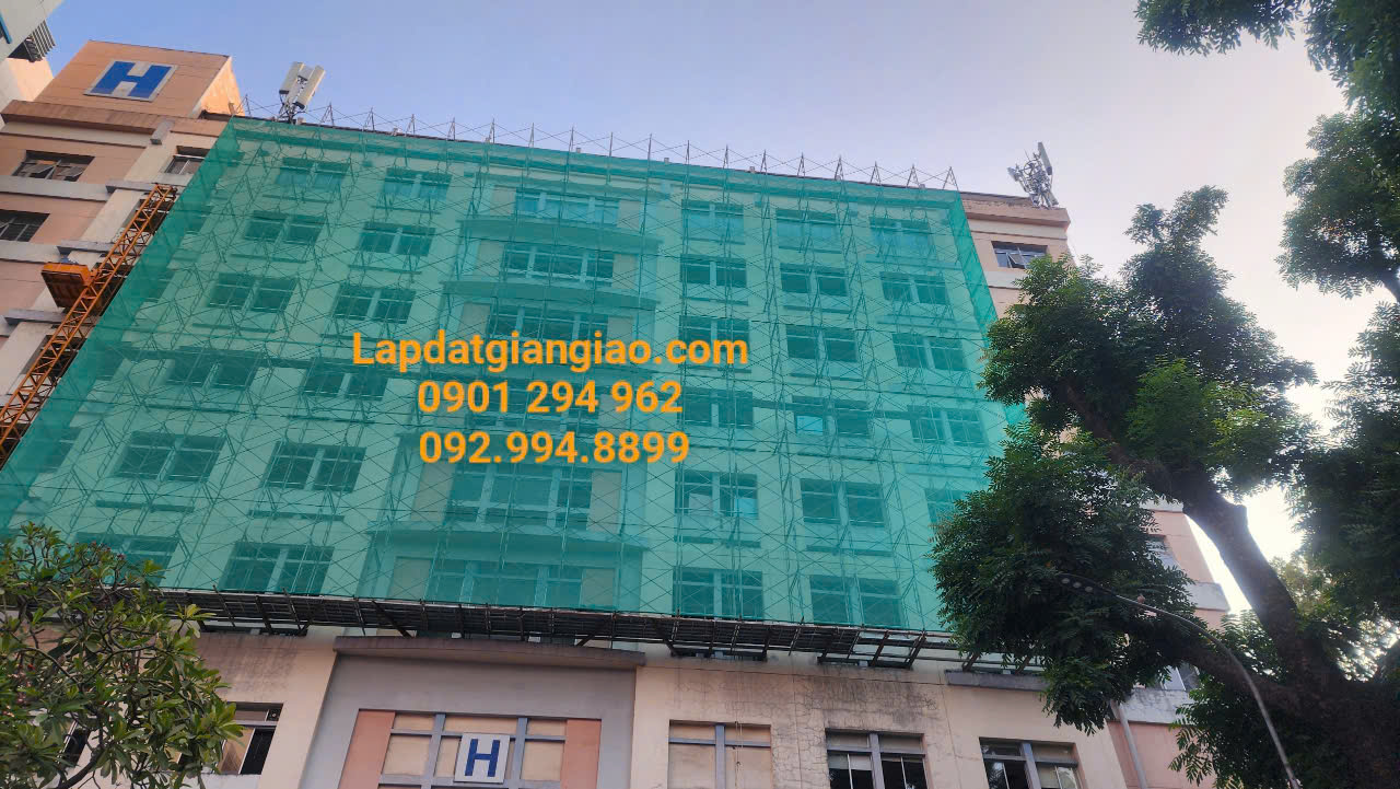 Lắp đặt giàn giáo xây dựng tại bệnh viện từ dũ