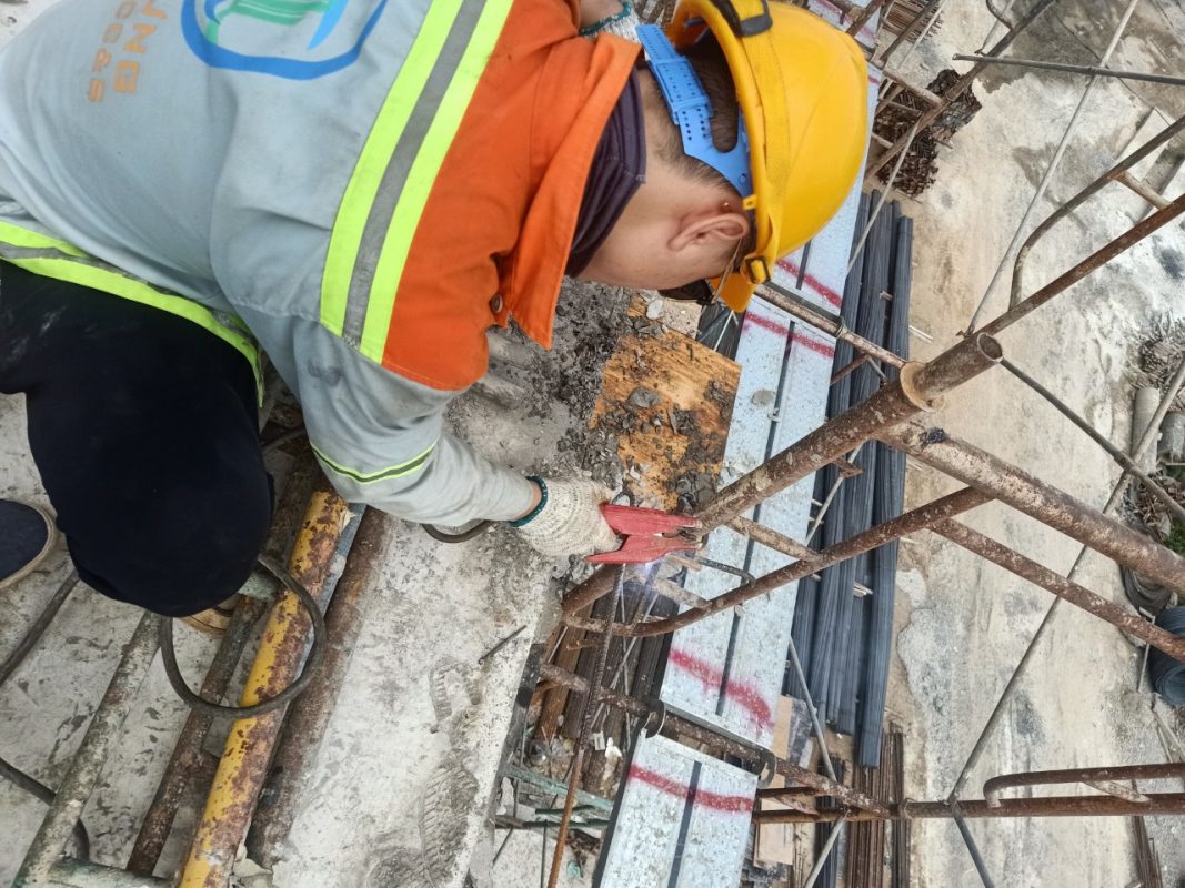 Ảnh: gong giàn giáo tạo độ an toàn khi thi công.