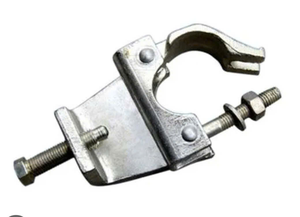 Kẹp dầm BS1139 mở phần ôm ống, nhìn rõ thân kẹp và hai bộ siết