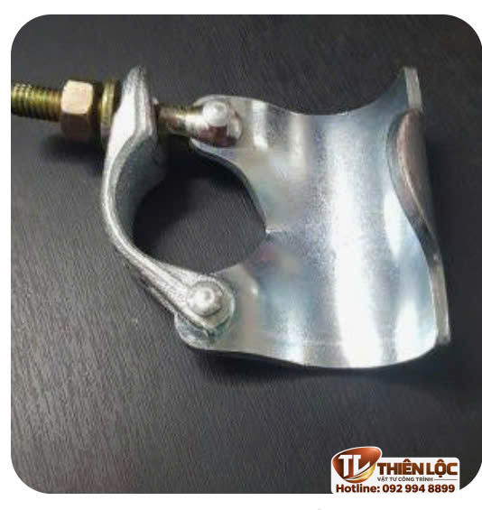 Phụ kiện kẹp má đặt trên nền tối